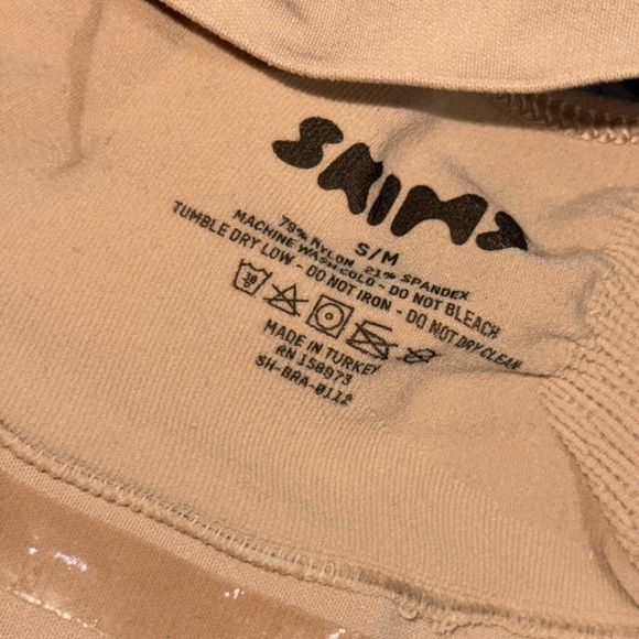 SKIMS SEAMLESS SCULPT BRALETTE - Picture 3 of 6